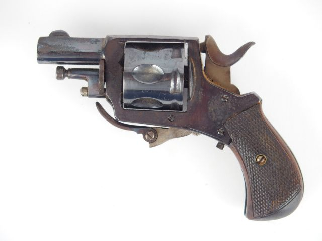 271-Revolver Belge dit « British Bull-dog » calibre 320, détente repli