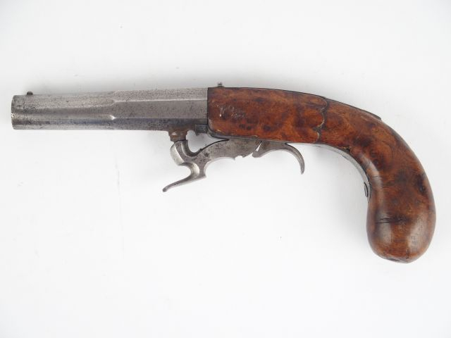 264-Pistolet type « Cessier » à percussion inférieure, mécanisme très 
