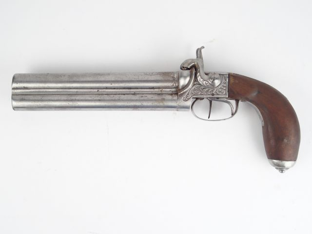 254- Très grand pistolet à percussion à canons superposés. Arme  desti