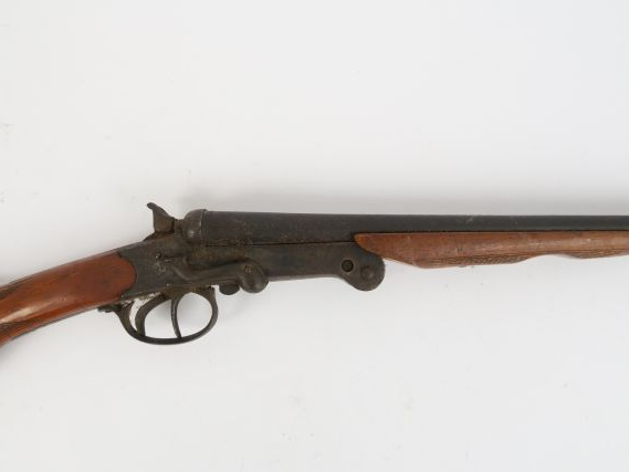114-21- Petit fusil de jardin ou de braconnier pliant juxtaposé à coff