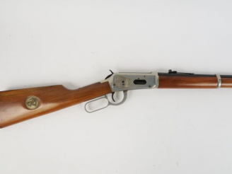 Vente aux enchères 340- Carabine commémorative Winchester 1894 en calibre 30/30 Wincheste