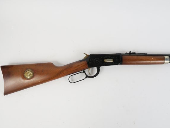 341- Carabine commémorative Winchester 1894 en calibre 30/30 Wincheste