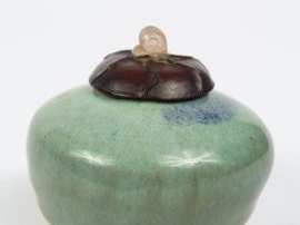 Vase Jun bleu lavande. Ming, XV ème siècle. H. 6 cm (Col légèrement ro