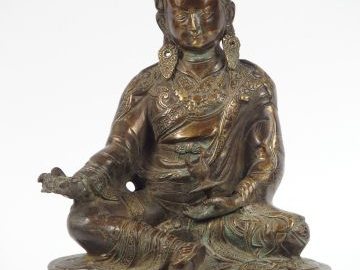 Sujet en cuivre représentant un Padmasambava. Tibet XIXème. H. 29,6 cm