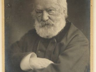 HUGO (Victor). Portrait photographique par NADAR (ca 1884). Carte phot