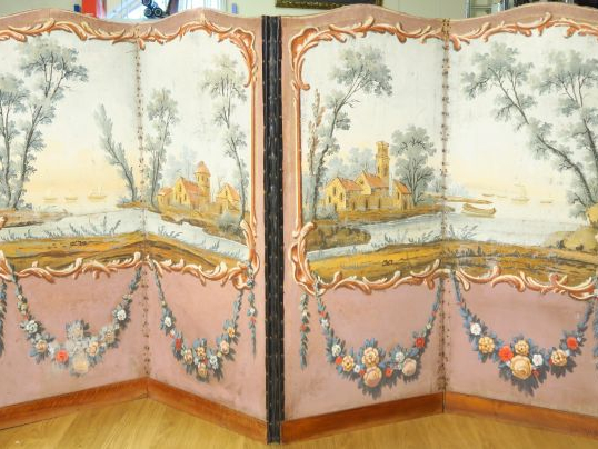 Paravent XVIIIème en toile peinte à décor de paysage lacustre animé,4 