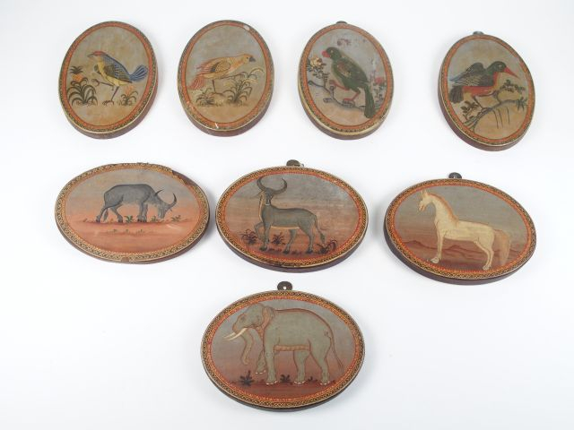 9 panneaux peints ovales figurant des animaux. Rajastan XIXème