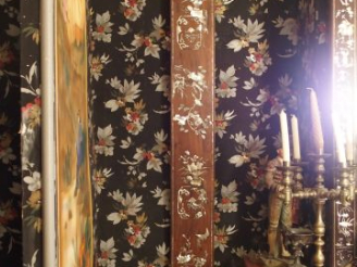 Vente aux enchères Paire de panneaux en marqueterie de nacre et bois exotique, à décor de