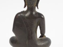 Statuette en bronze à patine brune représentant Bouddha assis en posit