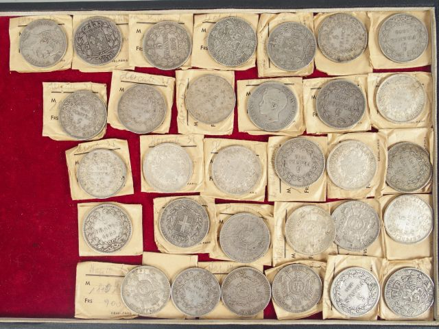 Lot de 31 pièces de 5 Francs argent (dossier photos sur demande): -Lou