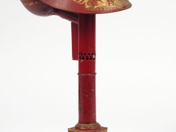 Lampe quinquet de style Directoire en tole peinte, décor doré sur fond