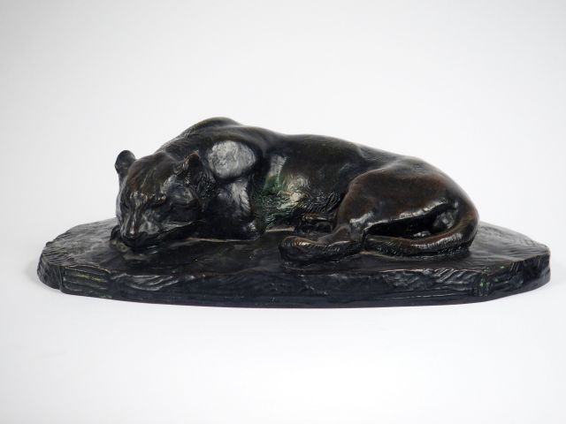 Antoine Louis BARYE. 'Jaguar dormant'. Bronze, fonte Barbedienne. Sign