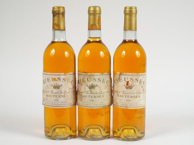 3 BOUTEILLES CHÂTEAU RIEUSSEC 1er CC SAUTERNES - 1981 - 1 BG/EA