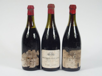 Vente aux enchères 3 BOUTEILLES ALOXE CORTON BOUCHARD PERE ET FILS - 1921 - 5 CM/5,5 CM/6