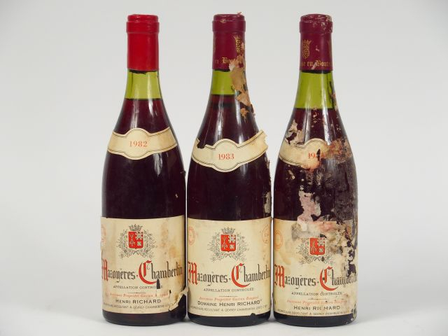 3 BOUTEILLES MAZOYERES CHAMBERTIN H. RICHARD : 1 de 1982-2,5 CM-EA/2 d