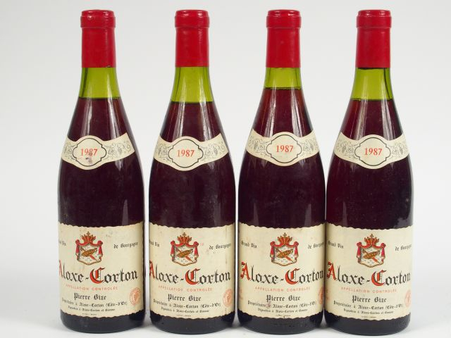 4 BOUTEILLES ALOXE CORTON P. BIZE - 1987 - 2,5 cm/2 à 3,5 cm/4,5 cm
