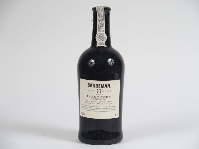 1 BOUTEILLE PORTO SANDEMAN TAWNY PORT 30 ANS - COFFRET