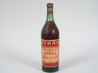 Vente aux enchères 1 TRES VIEILLE BOUTEILLE BYRRH (VIOLET FRERES)