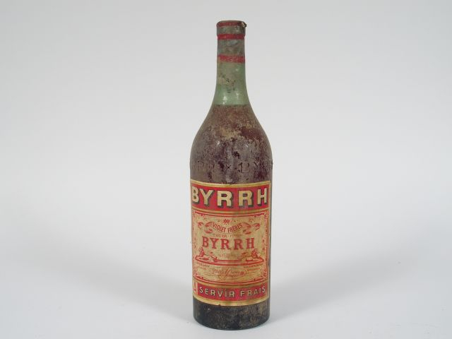 1 TRES VIEILLE BOUTEILLE BYRRH (VIOLET FRERES) - CAPS LA