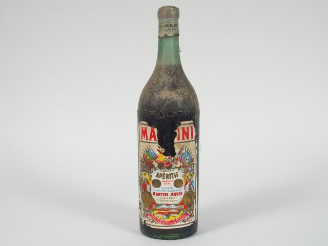 1 TRES VIEILLE BOUTEILLE MARTINI ROUGE - EA