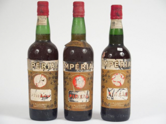 Vente aux enchères 3 VIEILLES BOUTEILLES PINEAU DES CHARENTES IMPERIAL