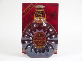 Vente aux enchères 1 MAGNUM FINE CHAMPAGNE REMY MARTIN XO SPECIAL - COFFRET