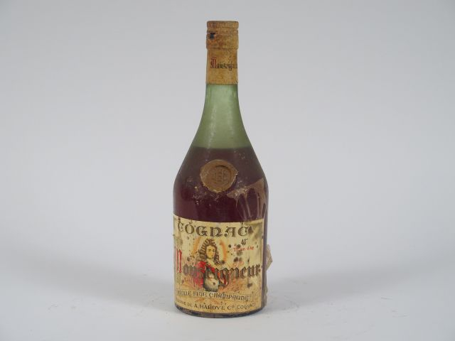 1 VIEILLE FINE CHAMPAGNE 35 ANS D'AGE MONSEIGNEUR HARDY - BS