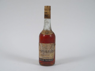 Vente aux enchères 1 BOUTEILLE COGNAC NAPOLEON EXCLUSIVITE ALAIN THOMAS - EA