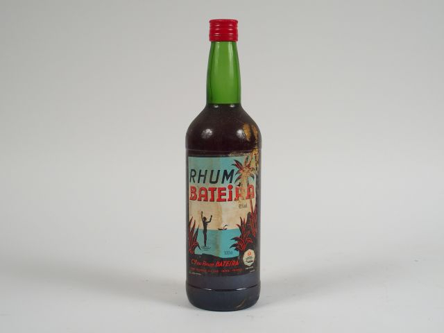 1 BOUTEILLE (1 L) RHUM BATEIRA
