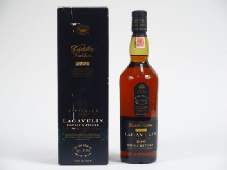 Vente aux enchères 1 BOUTEILLE LAGAVULIN OB 	Distillers Edition LGV 4/464 	70cl 	43% - Mi