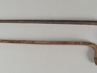 Lot de deux baïonnettes à douille dont une primitive sans virole oxydé