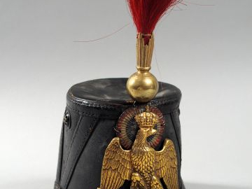 Shako modèle 1860 troupe du 47eme de ligne, construction en cuir verni