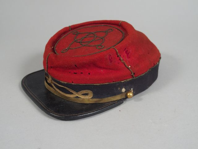 Képi d’officier contemporain de la guerre de 1870 attribuable aux guid