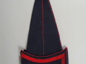 Bonnet de police troupe dans le gout du premier Empire. Corps en drap 