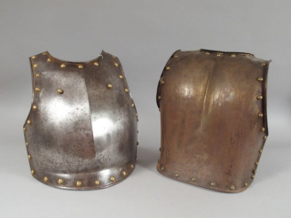 Vente aux enchères Plastron de cuirasse de troupe de cuirassier époque premier Empire. Pl