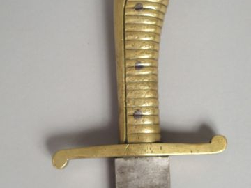 Couteau de fascine germanique, fusée en bronze fondu, garde contrariée