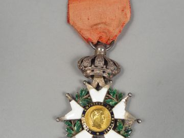 Etoile de Chevalier de la légion d’honneur époque Napoléon III, couron