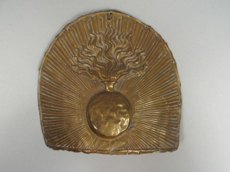 Vente aux enchères Plaque dans le gout des plaques de bonnet à poil de grenadier second e