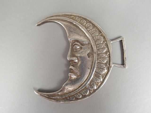 Croissant de sous gorge en argent, sous forme de croissant de lune d’o
