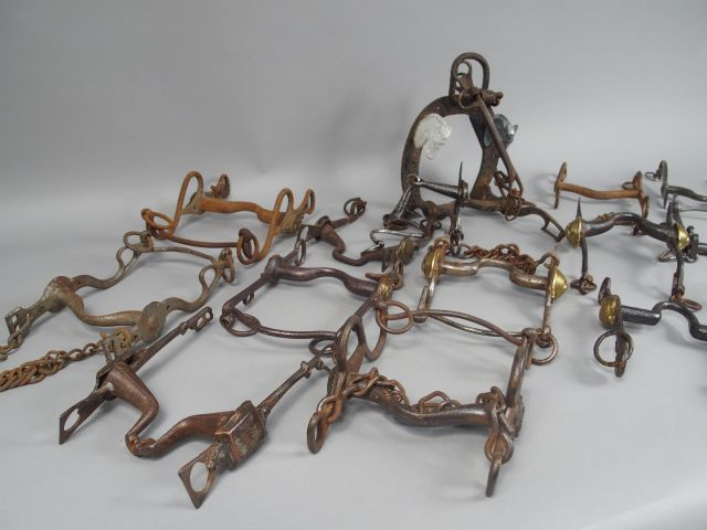 Lot de 6 mors règlementaires français et anglais XIXème (artillerie, 1