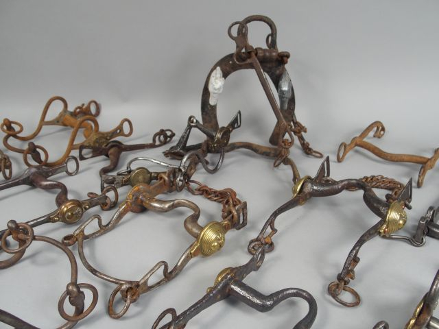 Lot de 6 mors règlementaires français et anglais XIXème (artillerie, 1
