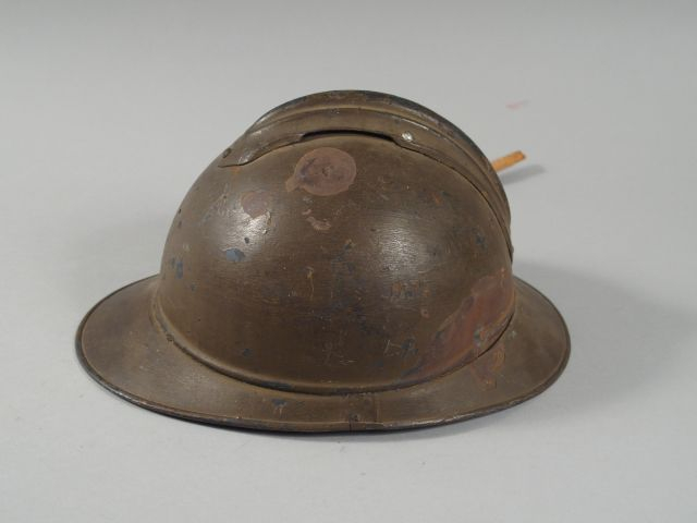 Coque de casque Adrian peint moutarde, sans rondache ni intérieur, côt
