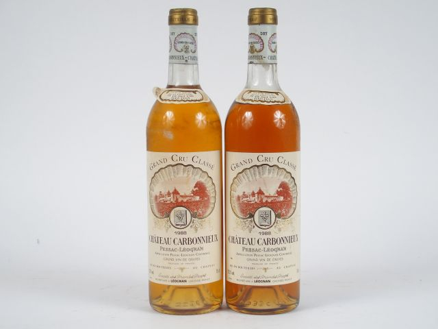 2 BOUTEILLES CHÂTEAU CARBONNIEUX BLANC CC GRAVES - 1988 - 1 BG/1 LB-CA