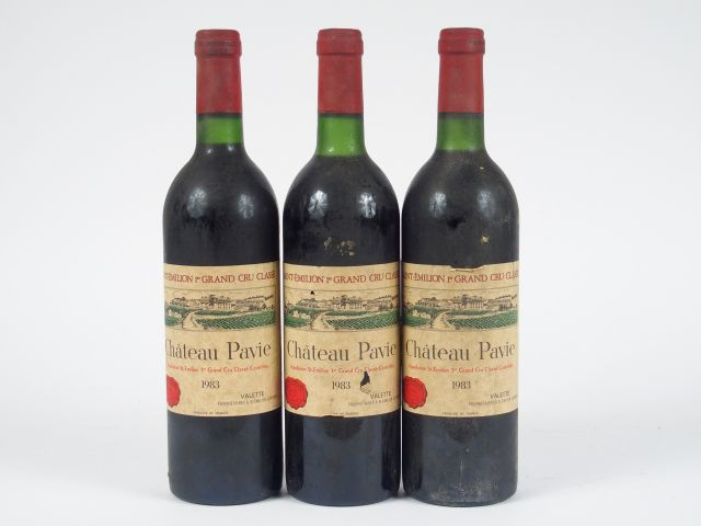 3 BOUTEILLES CHÂTEAU PAVIE 1er GCC ST EMILION - 1983 - 1 BG/1 LB/2 ELA
