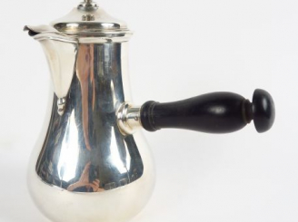 Vente aux enchères Verseuse marabout en argent, poinçon Minerve, manche en bois noirci. P