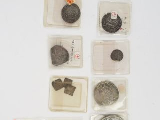 10 pièces de monnaie en argent