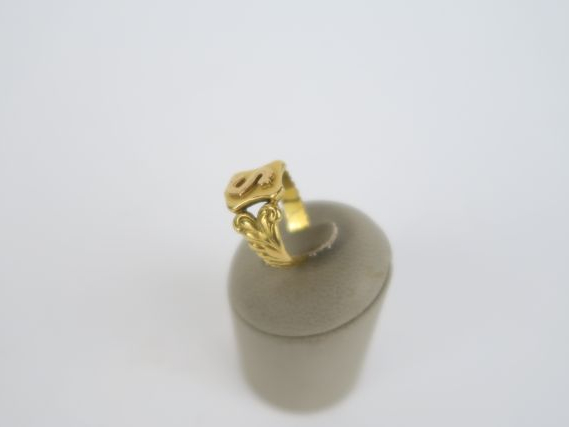 Bague ancienne en or, monogrammée S. 9 g