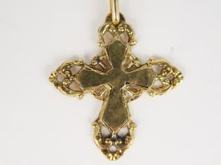 Vente aux enchères Croix en or. 9 g