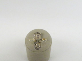 Vente aux enchères Bague 1900 or et brillants en forme de fleuron. 4 g
