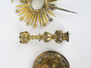 Ostensoir de style Louis XVI en vermeil et bronze à décor de visages d
